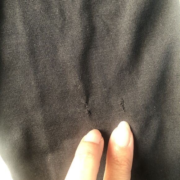 SPLENDID V-Neck Long Sleeve Tee  XS - Picture 7 of 9